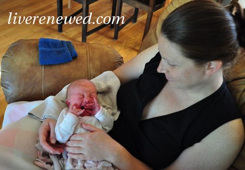 how to help a new mama