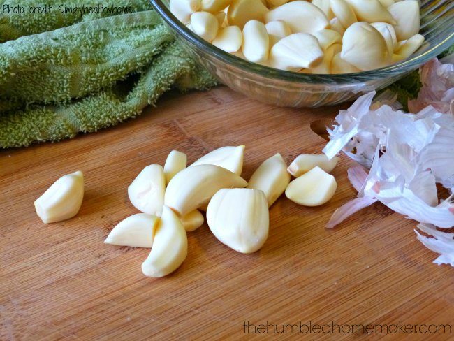 Making Homemade Garlic Powder