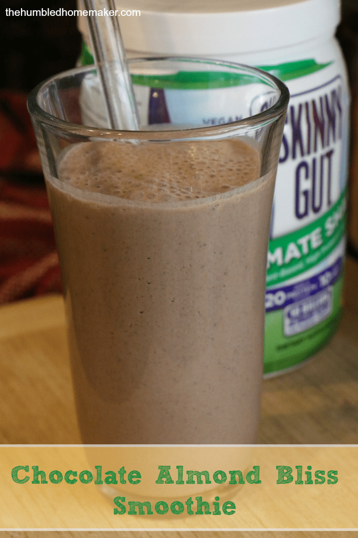 I think you will LOVE this chocolate almond bliss smoothie! It's Trim Healthy Mama compliant and both dairy-free and gluten-free! #SkinnyGutShake #ad