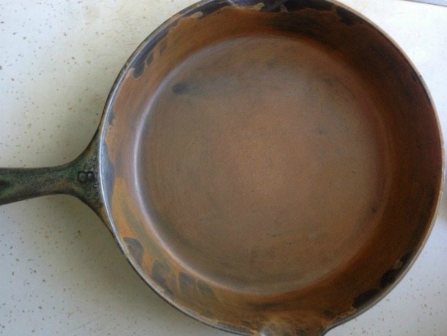 Rusty cast iron pan