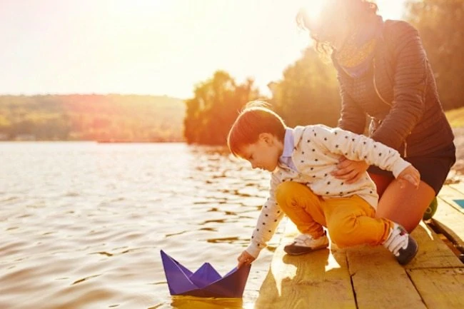 Does a whole summer break seem daunting to you? Here are 5 ideas to encourage you to create a simple and memorable summer with your kids!