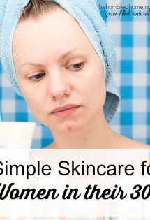 Tired of zits and wrinkles at the same time? Yeah, me too! Check out these tips for simple skincare for women in their 30s!