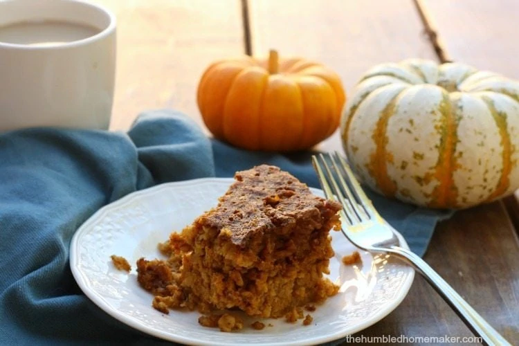 Looking for a delicious and healthy, fall-inspired breakfast? Your family will love this slow cooker pumpkin-spiced baked oatmeal.