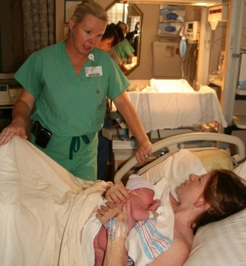 Here are 3 common types of birth care professionals, plus how to choose the birth provider that's right for you!