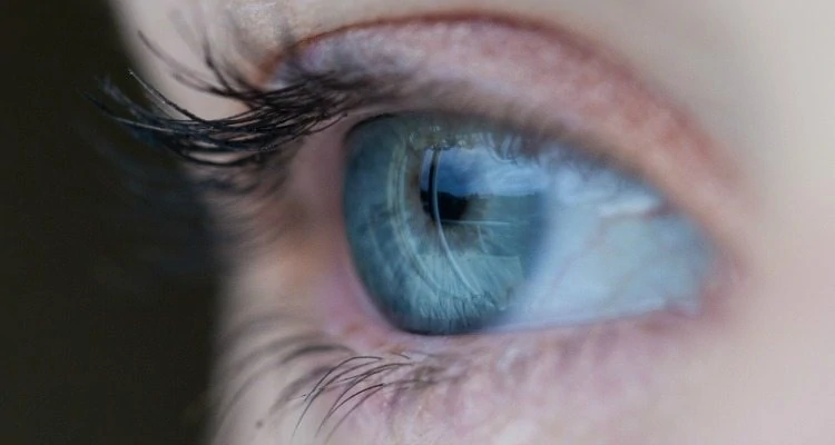 You might not need to go to the doctor for pink eye. Check out these natural remedies instead!