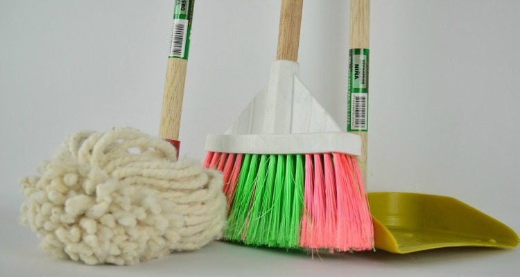 Get your house guest -ready with a thorough cleaning! Here are resources for deep cleaning your home from top to bottom.