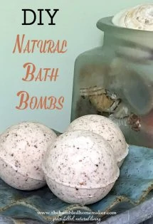 Bath bombs are all the rage, but it's hard to find them without yucky ingredients. These DIY natural bath bombs are moisturizing, luxurious, and toxin-free! 