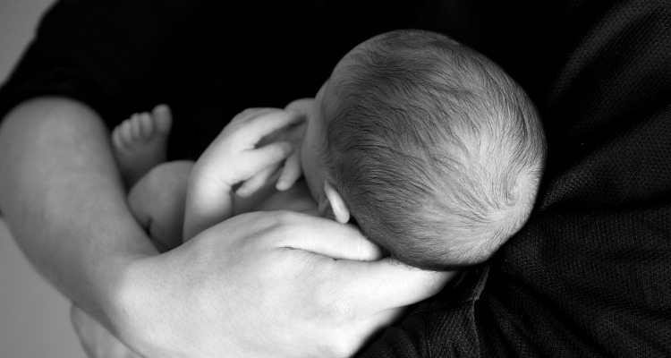 Here are 9 ways to bless a new mom during those postpartum weeks.