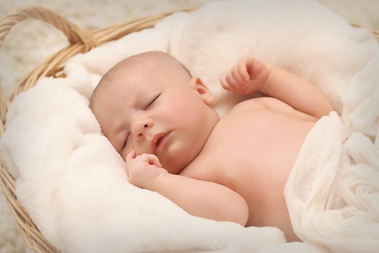 Here are tips for a natural hospital birth--from a mom of 7!