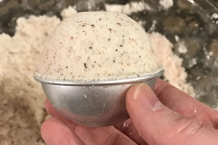DIY natural bath bombs in mold