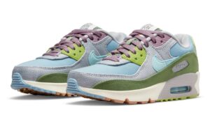Nike air max 90 women's sneakers in blue and green, perfect for giving our kids for Christmas.
